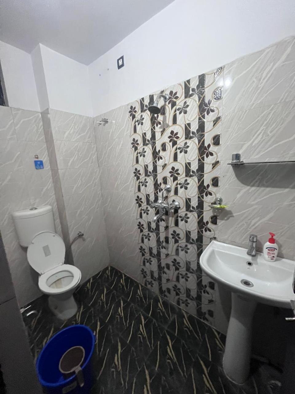 Kashi Anadam Bnb Váránaszi Kültér fotó